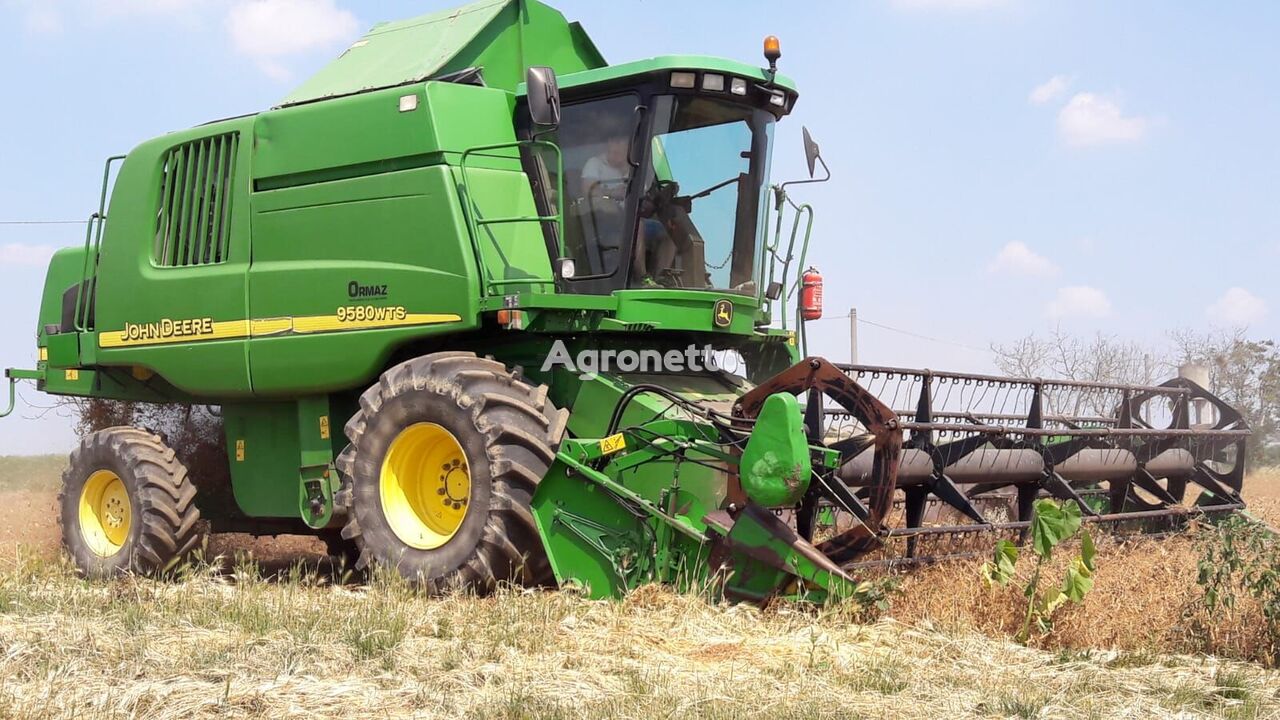 mesin pemanen gandum John Deere 9580 WTS