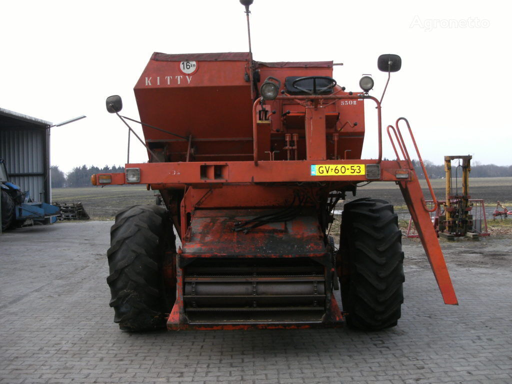 mesin pemanen gandum Laverda M150