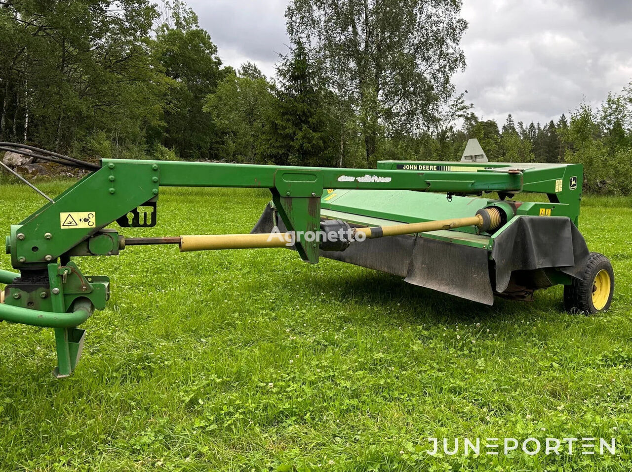 pemotong rumput rotary John Deere 1360