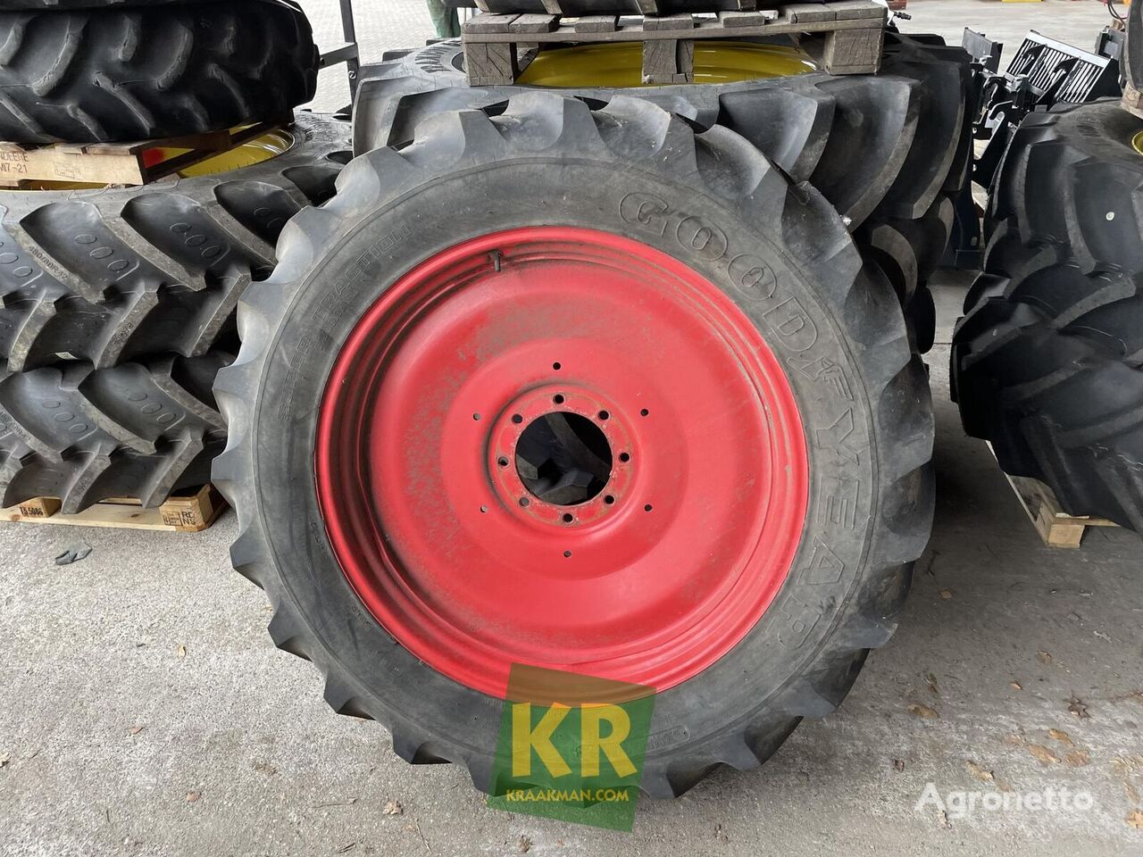 roda Goodyear 128A8 op Fendt velg