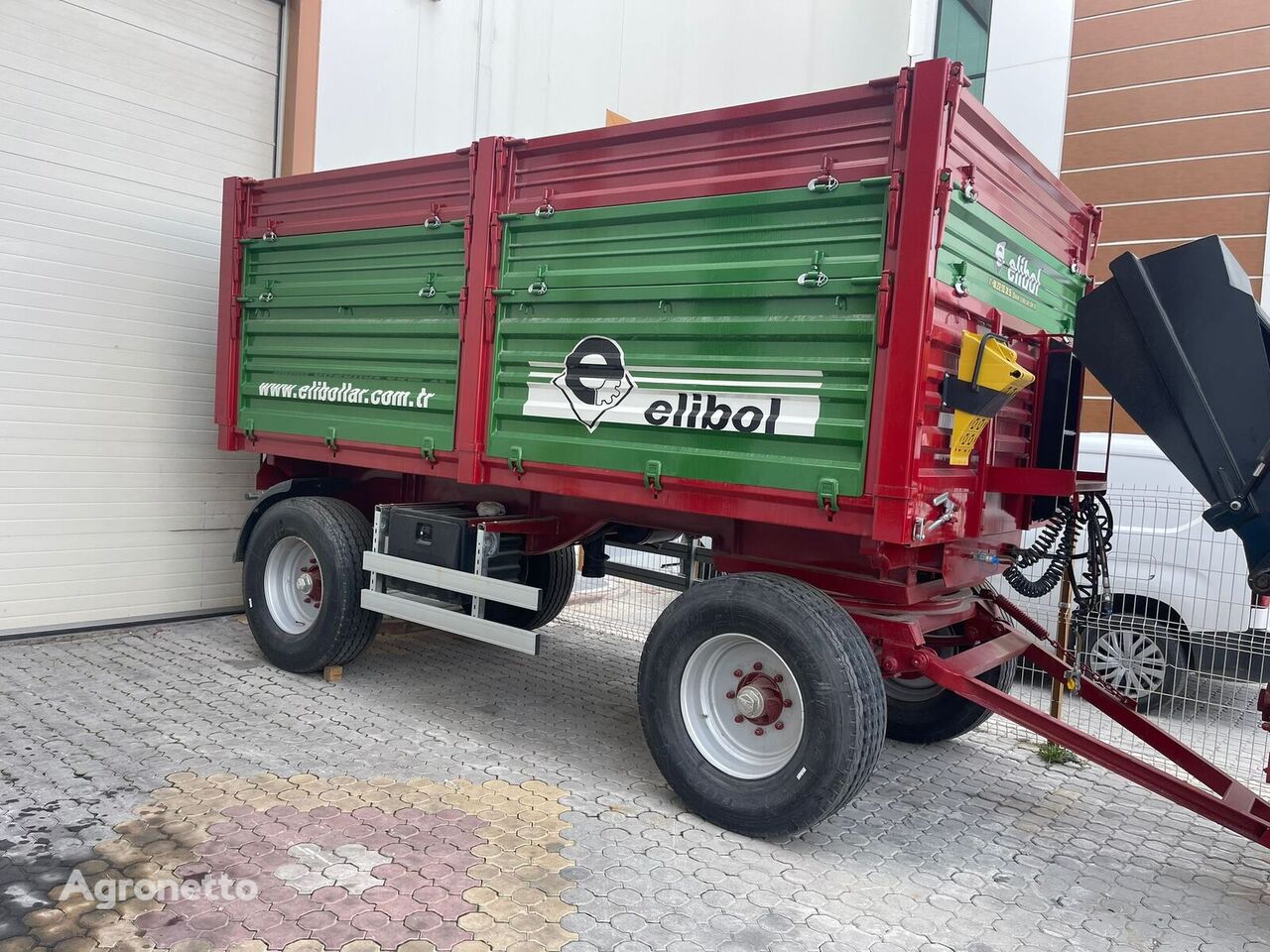 trailer traktor Elibol