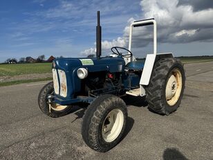 traktor roda Ford Dexta
