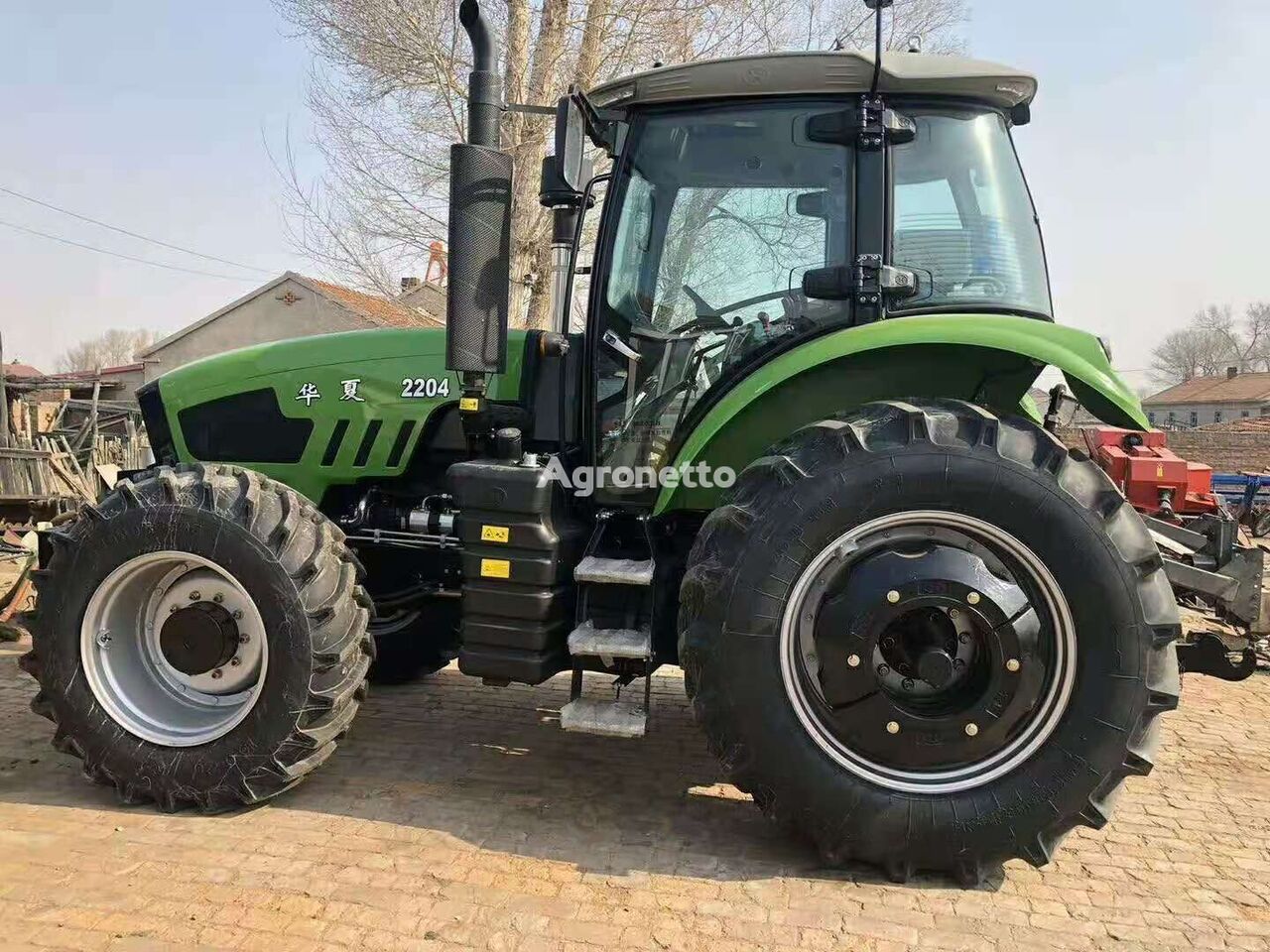 traktor roda Huaxia 2204