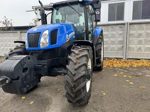 traktor roda New Holland T6050