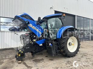 traktor roda New Holland T7.210 rusak