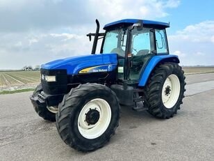 traktor roda New Holland TM140